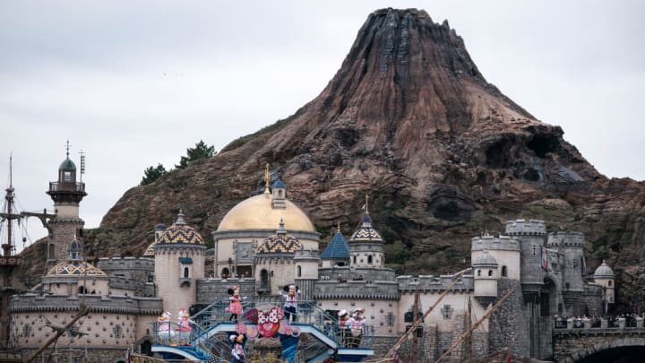 Disney Fans Attend "Minnie Besties Bash!” Parade