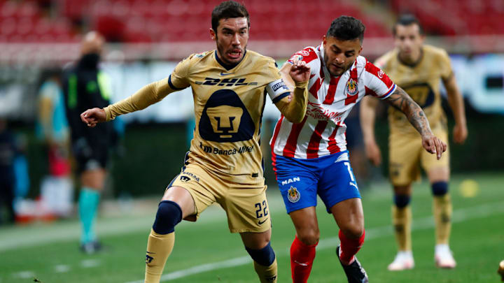 Alexis Vega, Juan Vigon