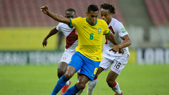 Alex Sandro, André Carrillo