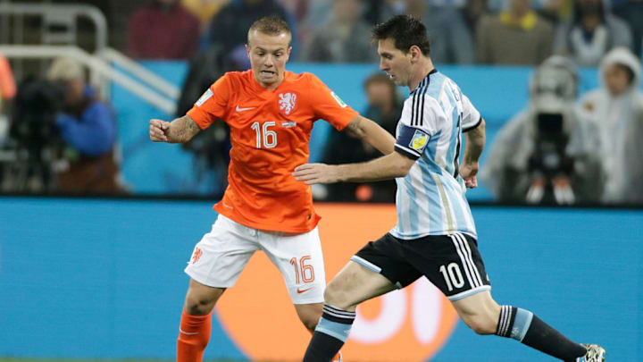 Jordy Clasie, Lionel Messi