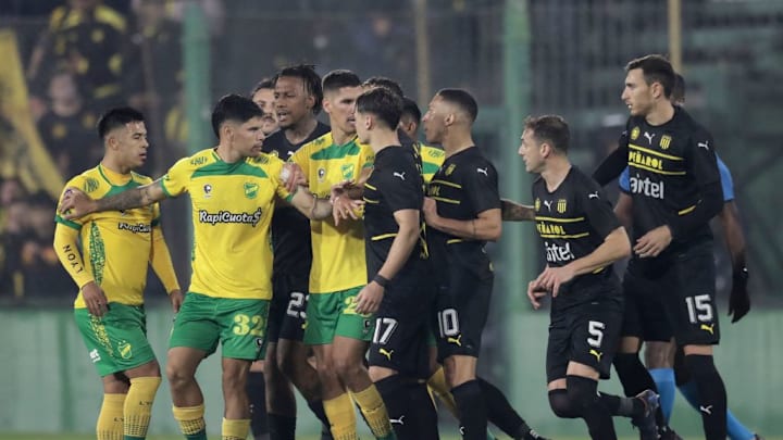 FBL-SUDAMERICANA-DEFENSA-PENAROL