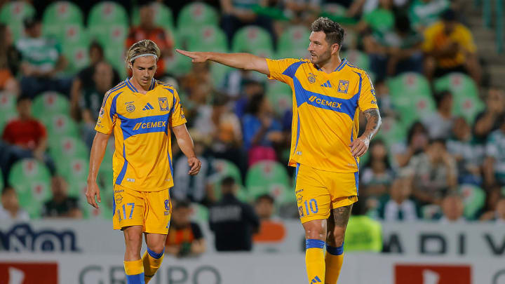 Andre-Pierre Gignac, Sebastian Cordova