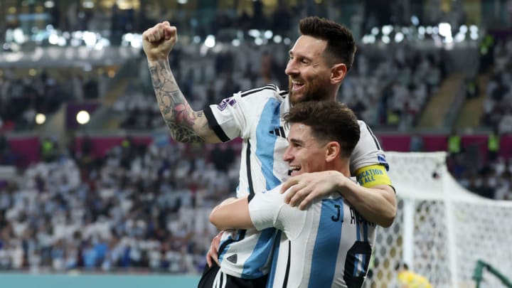 Julian Alvarez, Lionel Messi