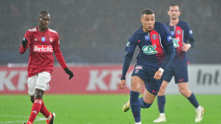 Paris Saint-Germain v Stade Brestois - French Cup