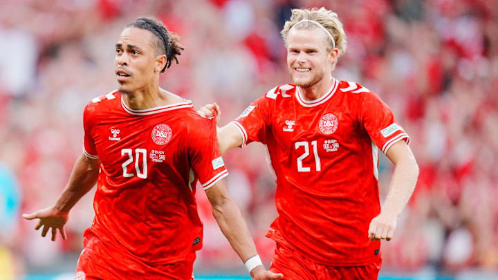 FBL-EUR-NATIONS-DEN-SRB