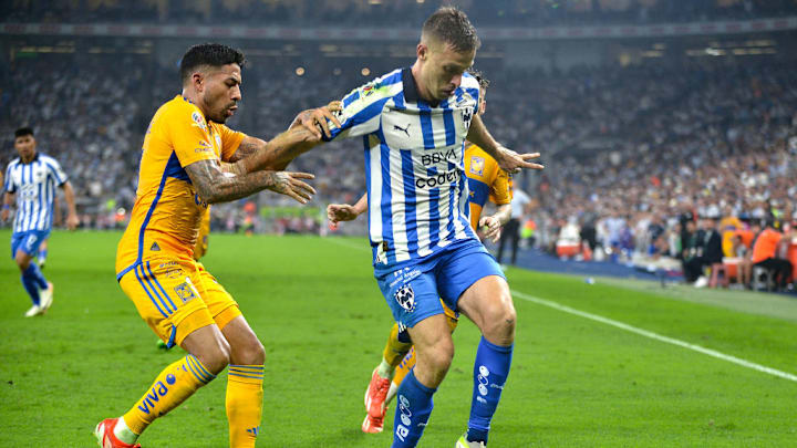 Sergio Canales, Javier Aquino