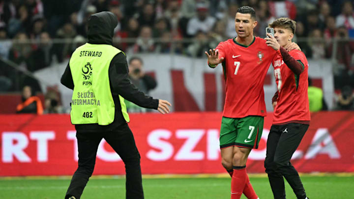 TOPSHOT-FBL-EUR-NATIONS-POL-POR
