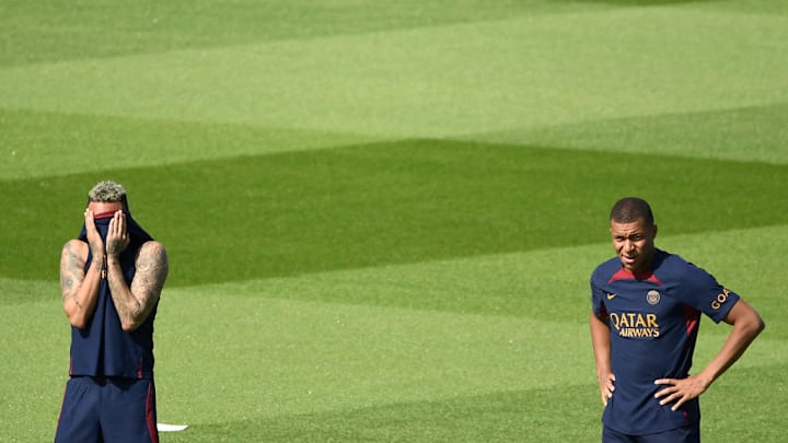 TOPSHOT-FBL-FRA-LIGUE1-PSG-CAMPUS