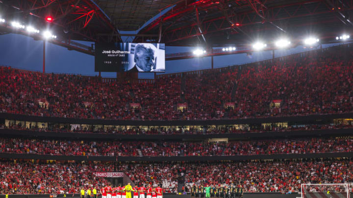 The starting teams of SL Benfica and CF Estrela da Amadora...