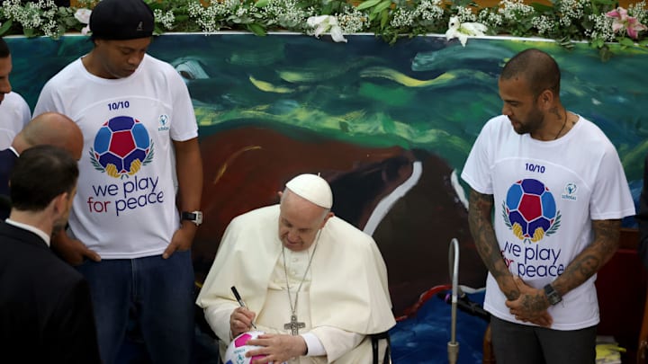 Pope Francis, Maxi Rodriguez, Ronaldinho, Dani Alves