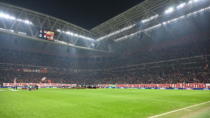 Galatasaray v AZ Alkmaar - UEFA Europa League