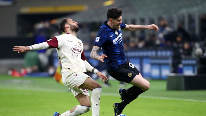 Alessandro Bastoni, Grigoris Kastanos