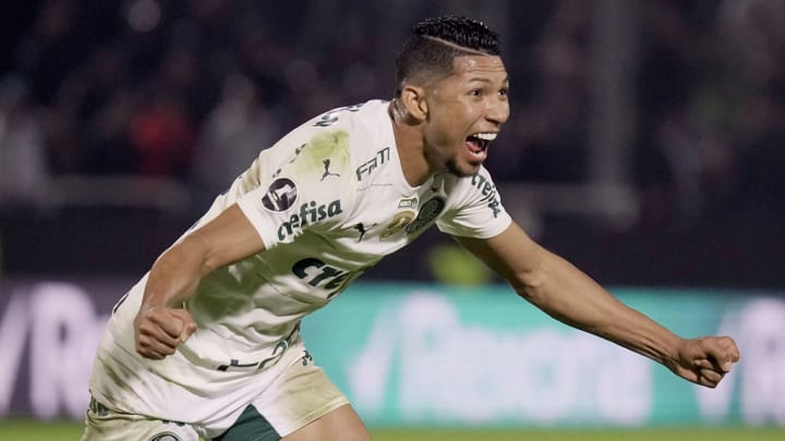 Rony marcou dois gols contra o Cerro Porteño