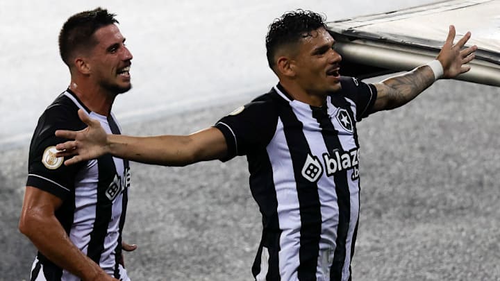 Tiquinho Soares, atacante do Botafogo