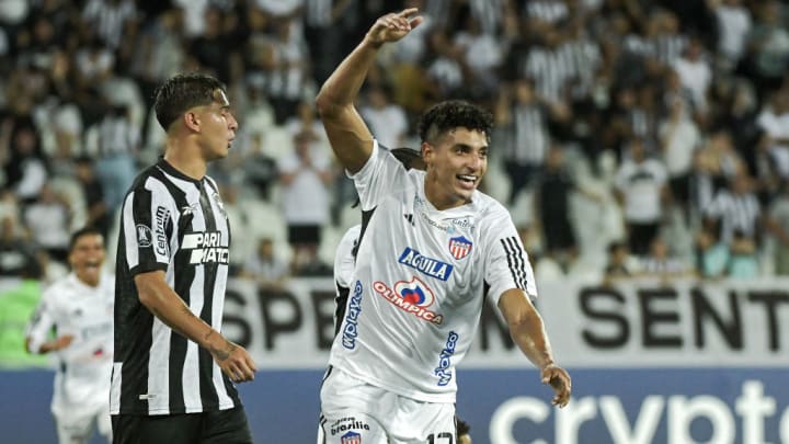 Gabriel Fuentes, lateral-esquerd do Junior Barranquilla em 2024