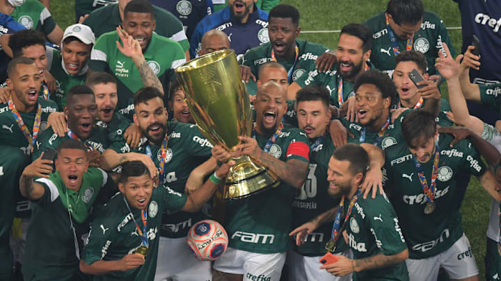 FBL-BRA-PALMEIRAS-CORINTHIANS-TROPHY
