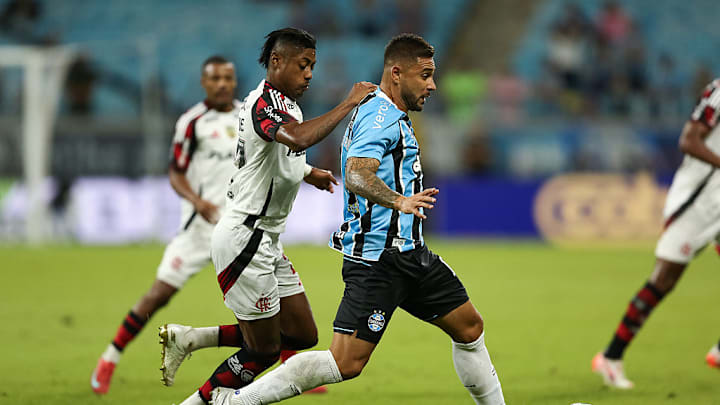 Joao Pedro, Bruno Henrique