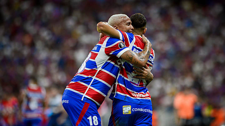 Breno Lopes, Deyverson