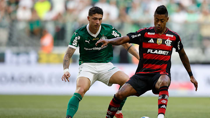 Bruno Henrique, Emiliano Martinez
