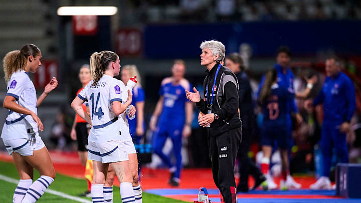 Smilla Vallotto, Pia Sundhage