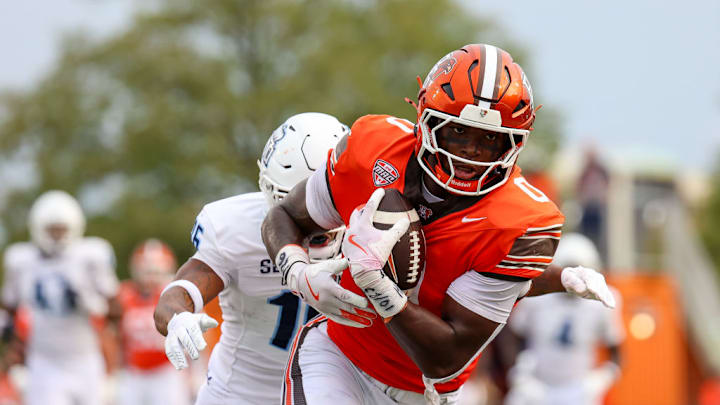 BOWLING GREEN, OHIO - SEPTEMBER 28: Harold Fannin Jr. #0 of the Bowling Green Falcons catches the ball against Khian'Dre Harris #16 of the Old Dominion Monarchs at Doyt Perry Stadium on September 28, 2024 in Bowling Green, Ohio. BOWLING GREEN, OHIO - SEPTEMBER 28: Harold Fannin Jr. #0 of the Bowling Green Falcons catches the ball against Khian'Dre Harris #16 of the Old Dominion Monarchs at Doyt Perry Stadium on September 28, 2024 in Bowling Green, Ohio.