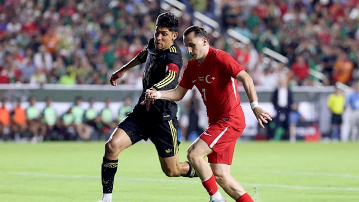 México se llevó la victoria sobre Turquía en partido amistoso.
