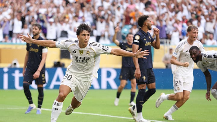 Gonzalo García Torres celebra el gol que le dio el pase al Real Madrid a los Cuartos de Final del Mundial de Clubes.