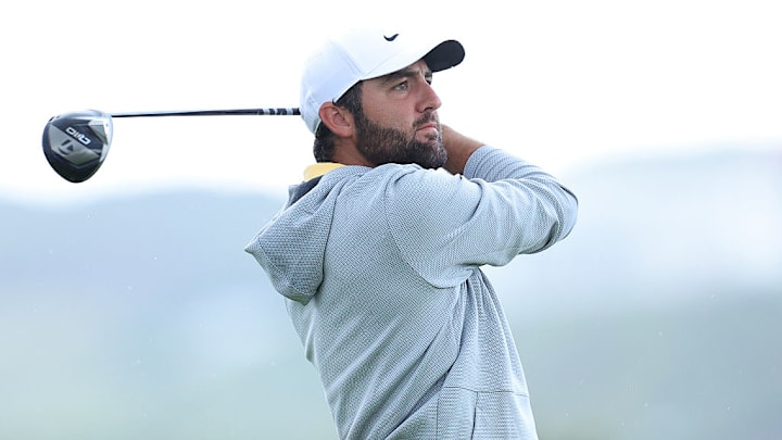 El estadounidense Scottie Scheffler, número 1 mundial de golf, cerca de llevarse el Abierto Británico.