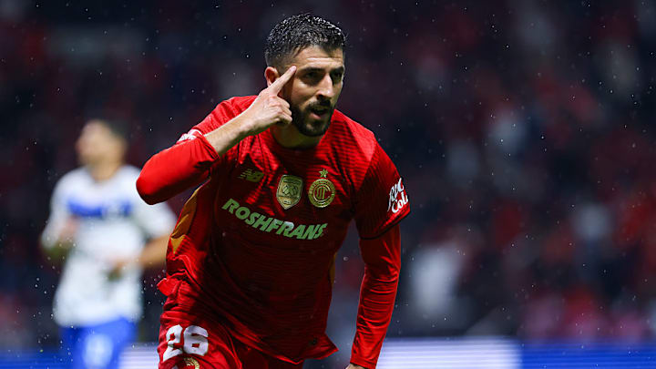 Paulinho fue la figura del Toluca con tres goles. Paulinho fue la figura del Toluca con tres goles.