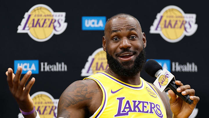 LeBron James volverá a jugar la próxima temporada con los Lakers.