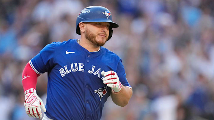 El mexicano Alejandro Kirk, en la lista de finalistas por el Guante de Oro de la MLB.