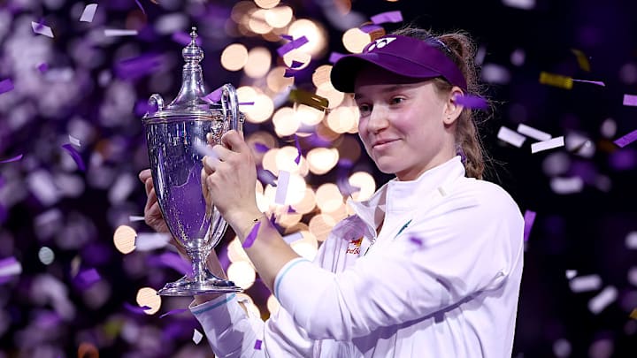 La tenista kazaja Elena Rybakina logró en la capital saudita el undécimo título de su carrera. La tenista kazaja Elena Rybakina logró en la capital saudita el undécimo título de su carrera.