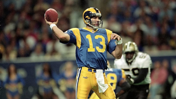 Kurt Warner llegó del Football Arena a la NFL, precisamente a los St, Louis Rams. Kurt Warner llegó del Football Arena a la NFL, precisamente a los St, Louis Rams.