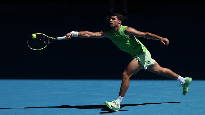 El primer set fue difícil para Carlos Alcaraz, pero pudo sacar el juego ante el alemán Yannick Hanfmann. El primer set fue difícil para Carlos Alcaraz, pero pudo sacar el juego ante el alemán Yannick Hanfmann.