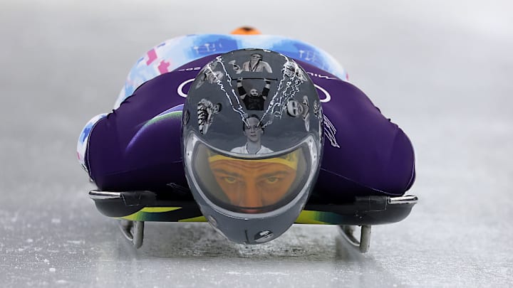 El casco de Heraskevych tenia imágenes de deportistas fallecidos en la guerra entre Ucrania y Rusia.