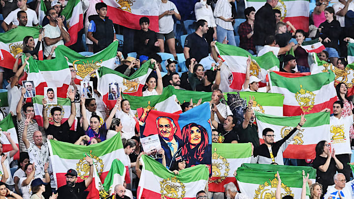 Aficionados iraníes al futbol