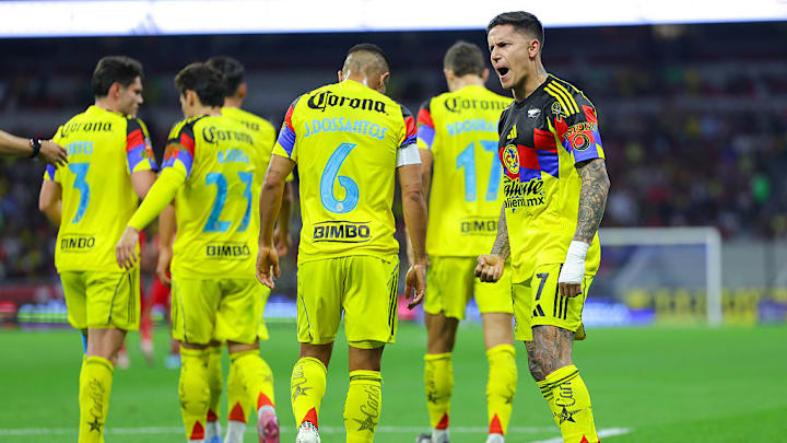 Brian Rodríguez celebra su primer gol ante el Toluca