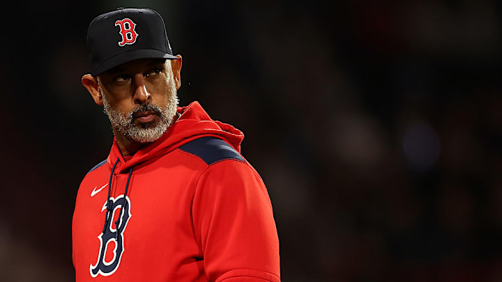 Alex Cora fue cortado por Boston muy temprano en la campaña.