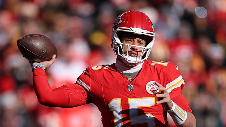 Patrick Mahomes y los Chiefs se enfrentaron a un calendario agotador al comienzo de la temporada pasada y luego su rendimiento decayó en la recta final. Patrick Mahomes y los Chiefs se enfrentaron a un calendario agotador al comienzo de la temporada pasada y luego su rendimiento decayó en la recta final.