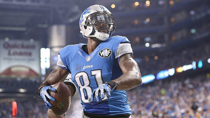 Calvin Johnson aún ostenta el récord de yardas en una sola temporada. Calvin Johnson aún ostenta el récord de yardas en una sola temporada.