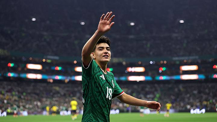 Selección Mexicana: Gilberto Mora repite como titular contra Inglaterra. Selección Mexicana: Gilberto Mora repite como titular contra Inglaterra.