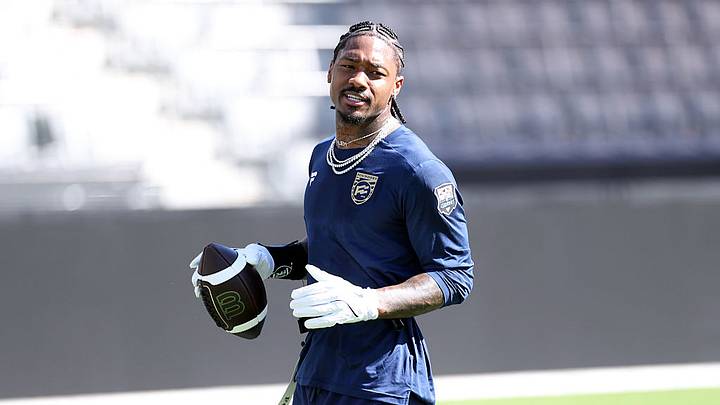 Stefon Diggs llega a los Commanders para la próxima temporada. Stefon Diggs llega a los Commanders para la próxima temporada.