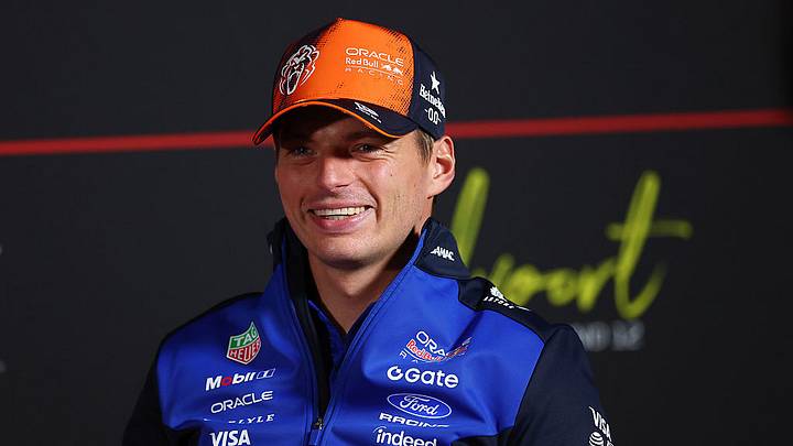El piloto neerlandés Max Verstappen seguirá con la escudería Red Bull hasta 2030.