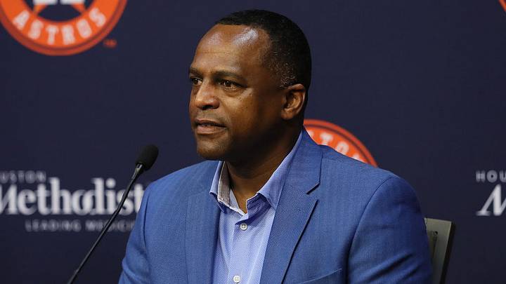 Los Astros despidieron al gerente general Dana Brown. Los Astros despidieron al gerente general Dana Brown.