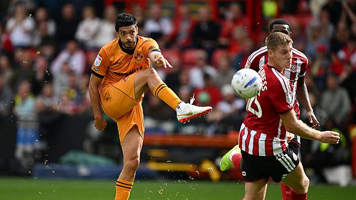 El delantero mexicano Raúl Jiménez le dio un agónico triunfo al Wolverhampton 1-0 en casa del Sheffield United El delantero mexicano Raúl Jiménez le dio un agónico triunfo al Wolverhampton 1-0 en casa del Sheffield United