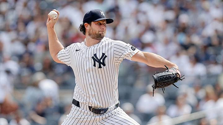 Es posible que el lanzador abridor de los Yankees, Gerrit Cole, no forme parte de la lista de comodines del equipo. Es posible que el lanzador abridor de los Yankees, Gerrit Cole, no forme parte de la lista de comodines del equipo.