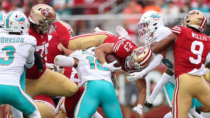 Christian McCaffrey completó en San Francisco una marca que había empezado a construir con Carolina. Christian McCaffrey completó en San Francisco una marca que había empezado a construir con Carolina.