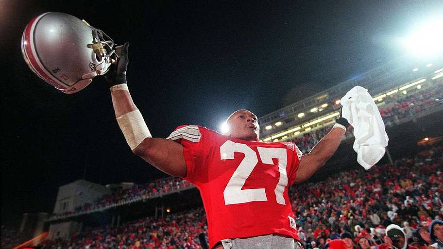 Eddie George of Ohio State acknowledges crowd at the end of game against Illinois.