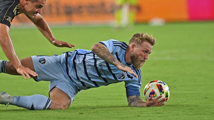 Johnny Russell, Cristian Olivera