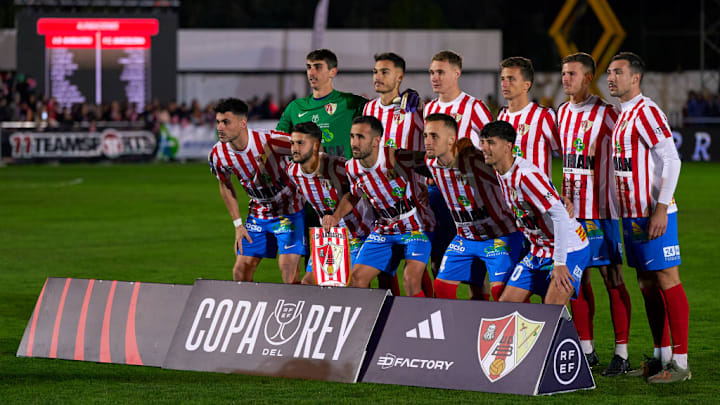UD Barbastro v FC Barcelona - Copa Del Rey
